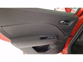 RENAULT Captur 1.6 E-Tech hybrid Intens 145cv auto