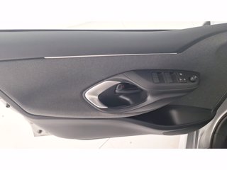 TOYOTA Yaris 1.5h Trend