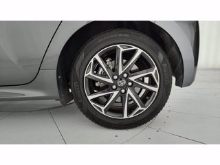 TOYOTA Yaris 1.5 Hybrid Lounge e-CVT