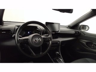 TOYOTA Yaris 1.5 Hybrid Lounge e-CVT