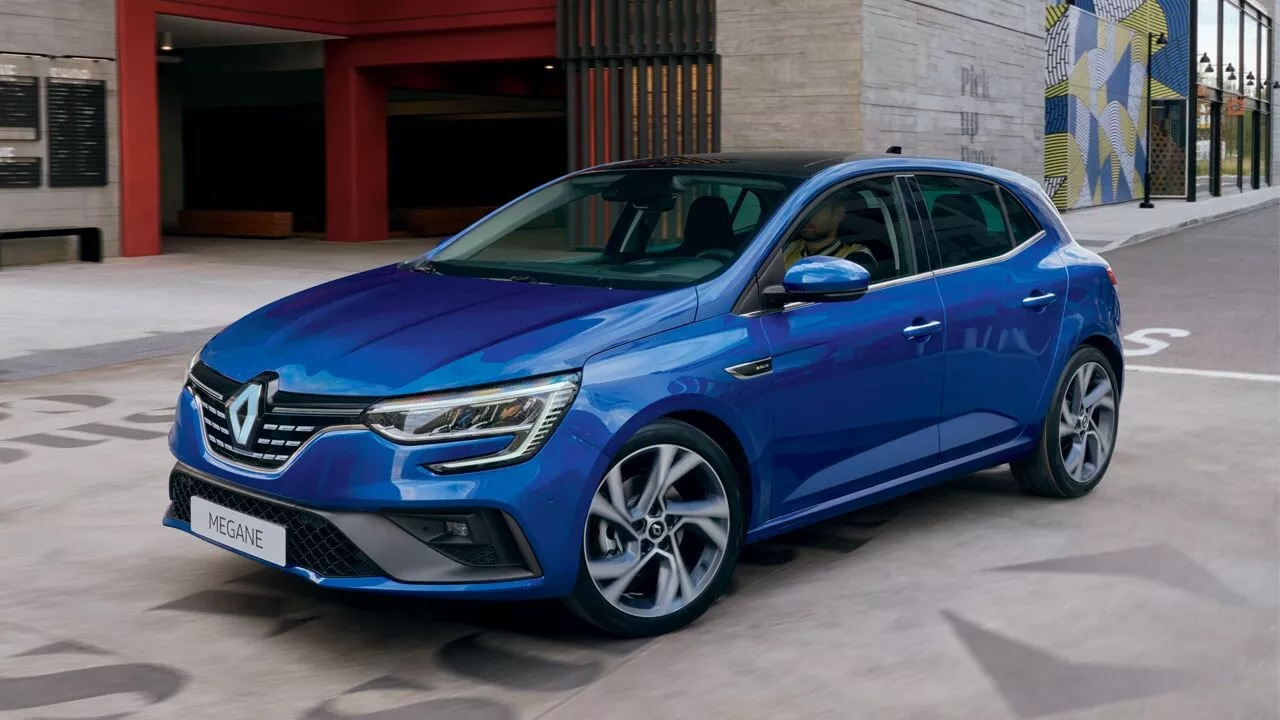 3 - Usufruisci dei sistemi di assistenza alla guida Renault EASY DRIVE