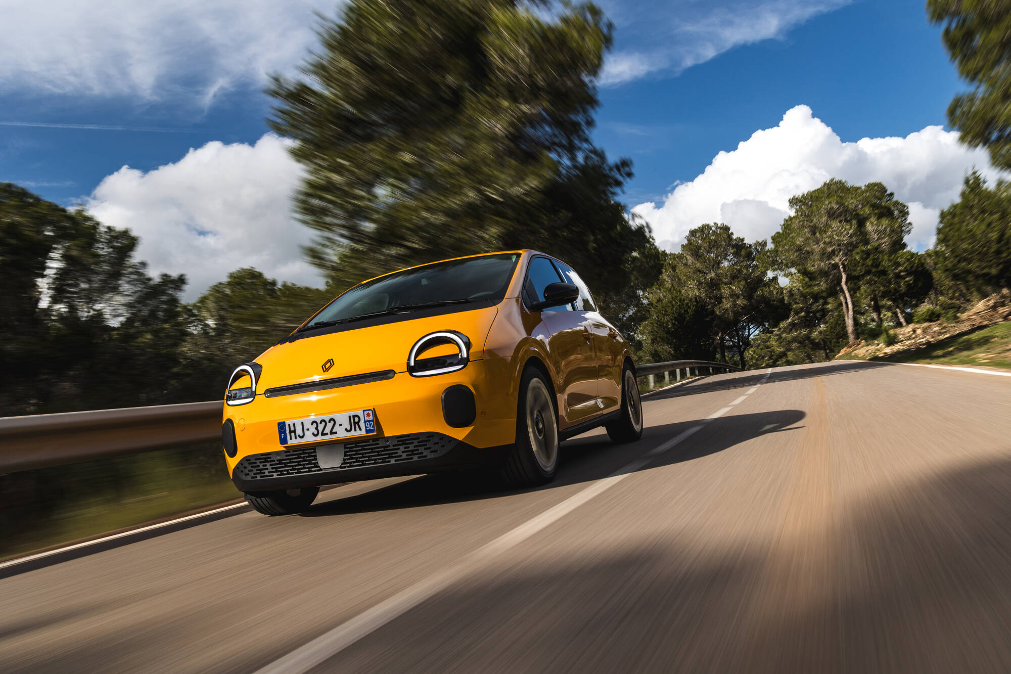 Renault Twingo E Tech Electric Techno Jaune Mango 4 Low Definition