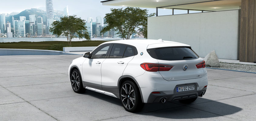 845X400 BMWIX2 XDRIVE18